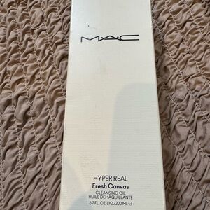 MAC Cosmetics Hyper Real Fresh Canvas Cleansing Oil - White